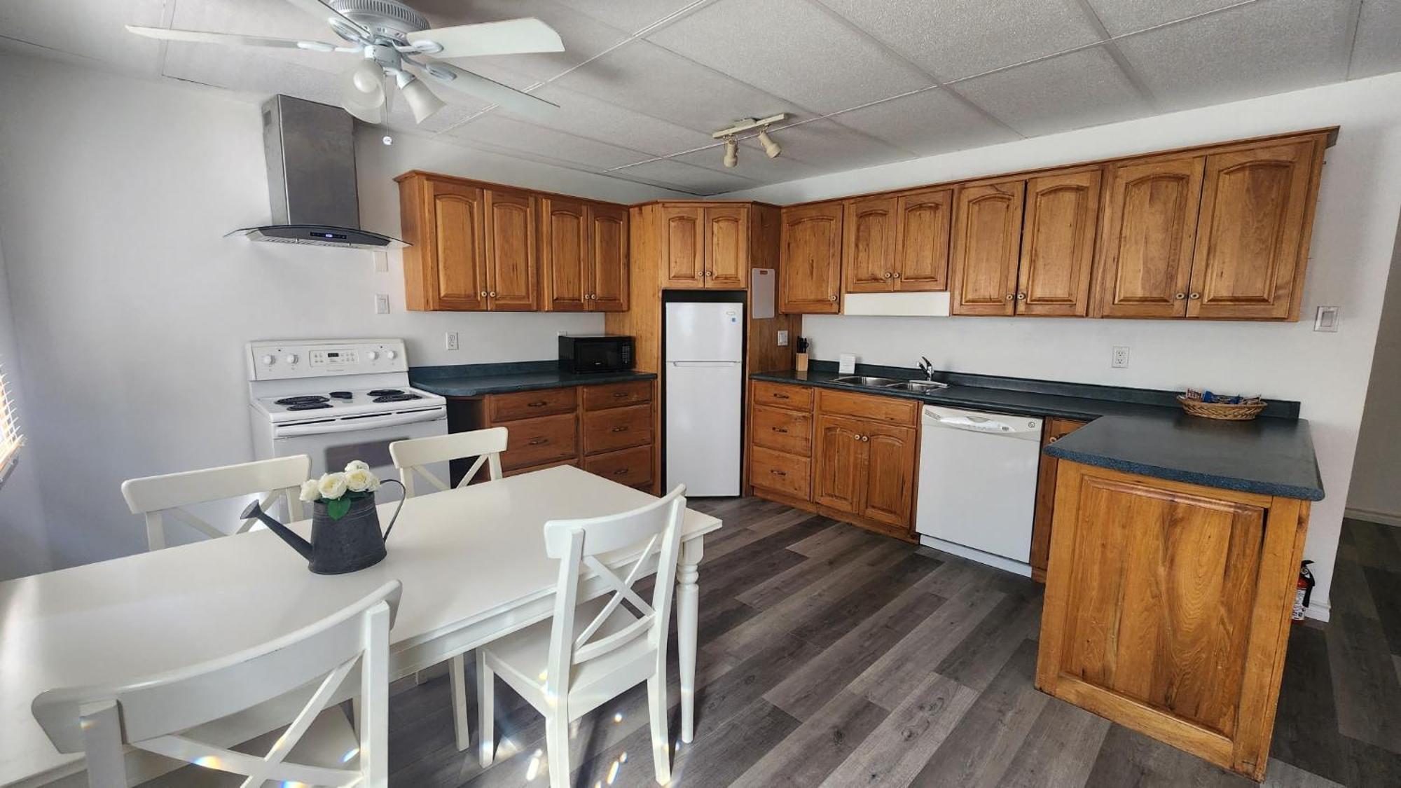 Cozy Cottage Retreat Lambton Shores 외부 사진